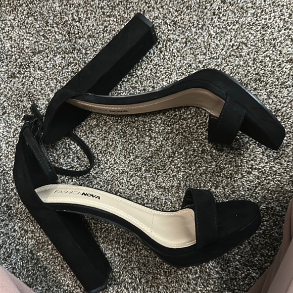 Fashion nova heels brand new never worn - Picture 1 of 1